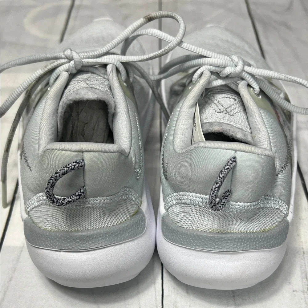 WMNS NIKE FLEX 2021 RN PURE PLATINUM/METALLIC SILVER-WOLF GREy SZ -8